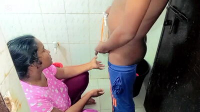 I Took a Bath with My Girlfriend. It Is Different to Have Sex in the Bathroom.