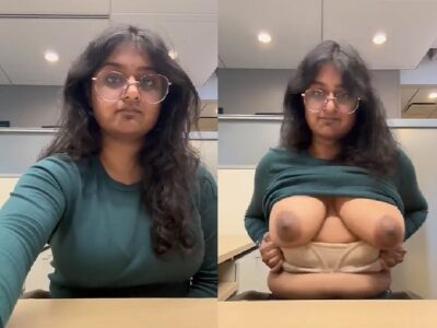 S24 camera capture sexy GF showing huge boobs viral selfie
