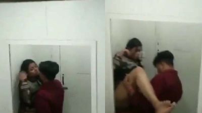 Hotel ke bathroom mein sex karte hue Indian couple