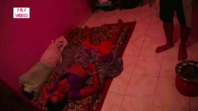 Padhu desi bhabhi huwi garam by dewar