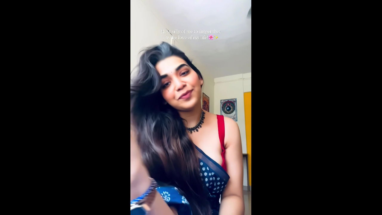 TEMPTING DESI BABE WIFE MATERIAL SEXY IN SAREE HQ VIDEO
