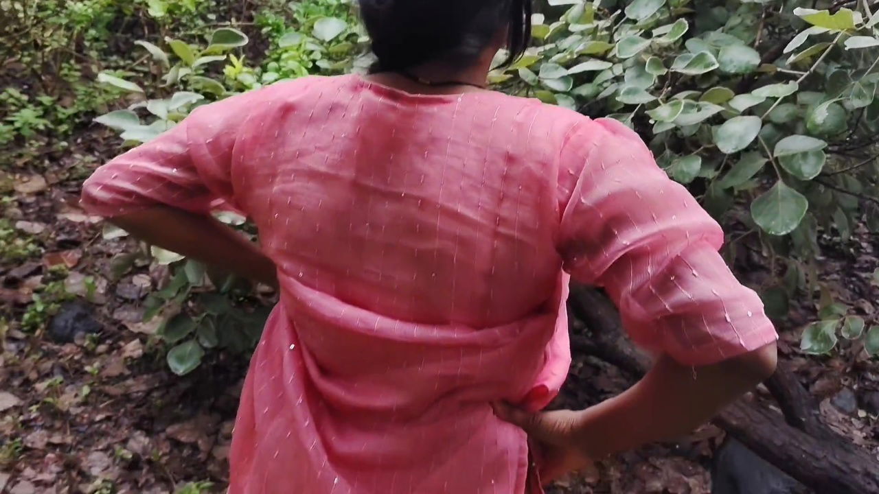 Desi College girl movies Hindi – my friend’s wife to the jungle, Bhabhi lives in my neighborhood, today let me fuck your ass