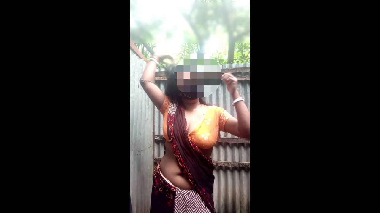 Savita Bhabhi Ki Showar Part 1