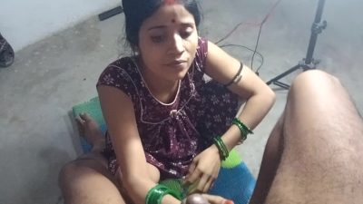 Rinki Bhabhi sucked her own dick and then inserted her dick in her pussy, Hindi story of great fucking