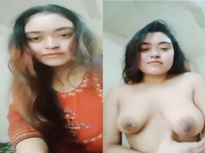 Pakistani college girl topless sexy boobs show