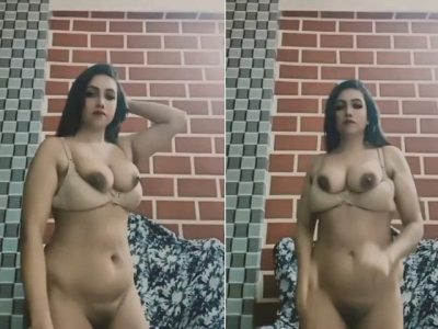 Gorgeous maal milky boobs pushed up fully in her bra