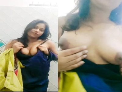 Cute girlfriend teasing nude show in bathroom