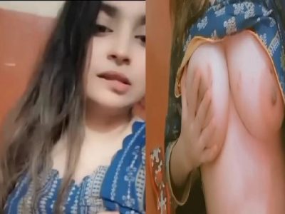 Horny maal biting lips and boobs show viral MMS