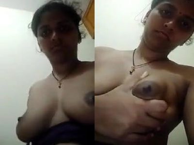 South Indian wife boobs showing selfie for boyfriend