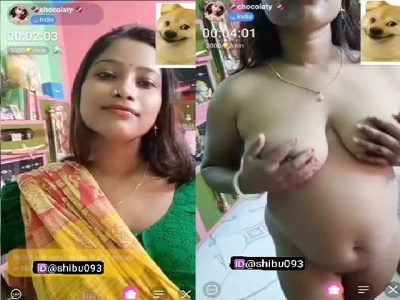 Hot wife on Chamet goes nude during paid viral cam chat