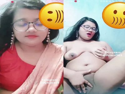 Cute Chamet girl naked chat with follower for money