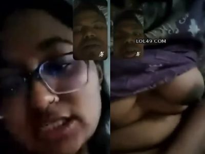 Desi maal shows boobs on video call to boyfriend