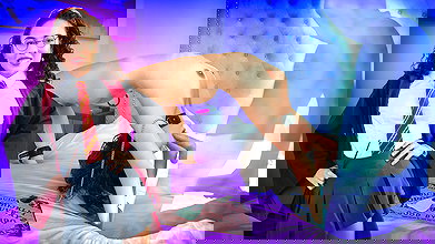 Satine Summers – Ghost Dick And Trimmed Twat