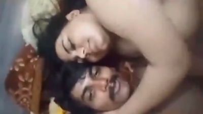 Desi couple records their first desi xxx MMS for fun
