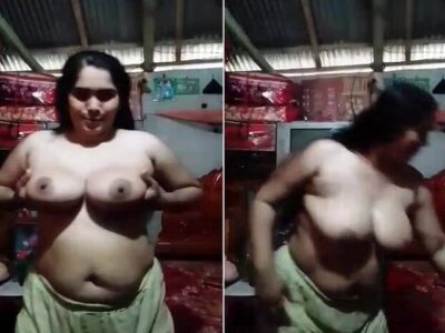 Long hair Bengali boudi showing huge boobs viral video