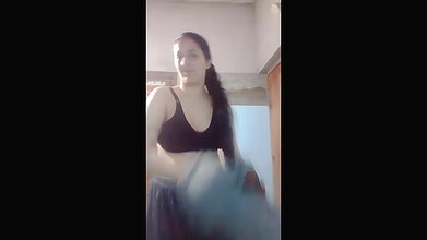 Hot Milf Remove Clothes Showing For Lover