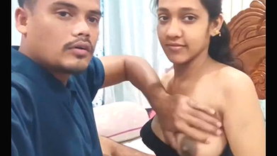 HORNY DESI COUPLE NUDE ENJOYING LEAKED MMS