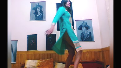 Most Adorable MILF Ever Gets BBC