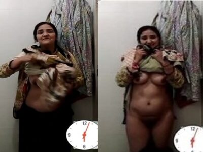 Desi mature sex affair aunty nude video call to lover