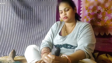 Bhabhi Ki Sexy Malish Se Shuru Hua Full Night with My Desi